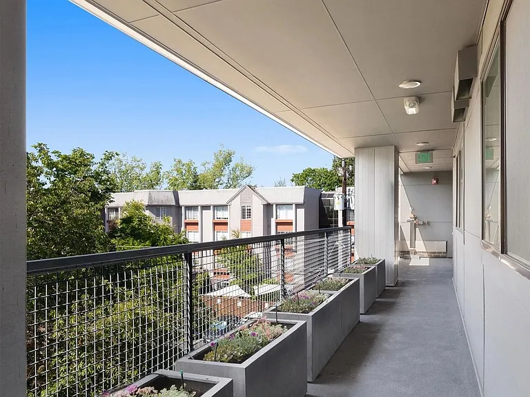Denny 18 Apartments — Photo 8