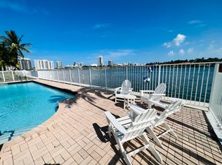 952 Bay Dr #6, Miami Beach, FL 33141