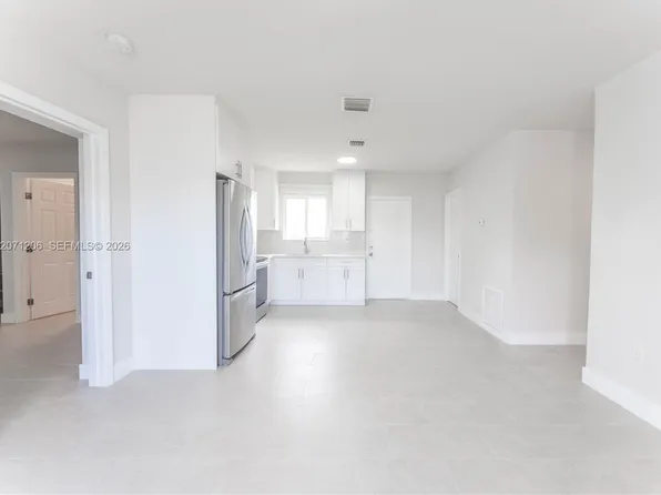 10825 SW 221st St, Miami, FL 33170