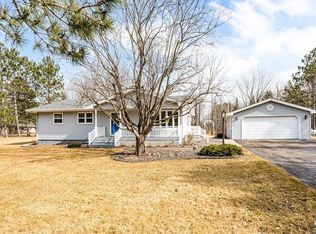16 Ridge Rd, Esko, MN 55733