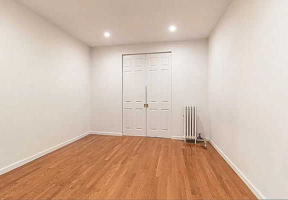 3rd image of 426 E 9th St APT 3