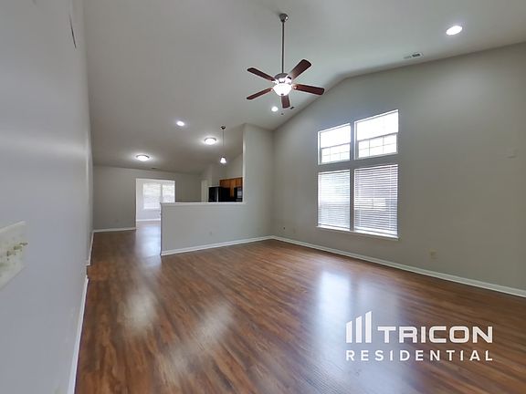 4th image of 9226 Robey Glen Dr