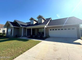 2510 Woods View Dr, Marianna, FL 32446