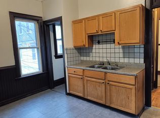 1221-1223 N 28th St, Milwaukee, WI 53208