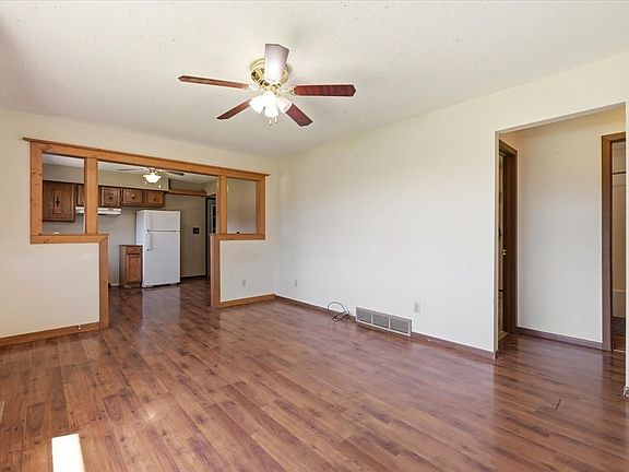 4th image of 506 Birch St