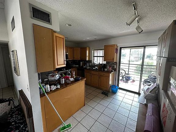4th image of 5924 Longbow Ln APT 6