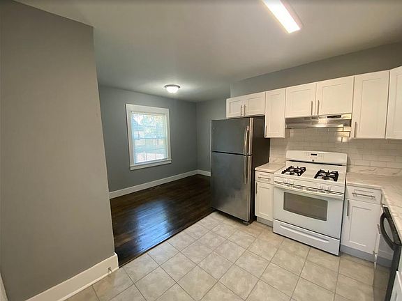4th image of 350 Stokes Ave SE