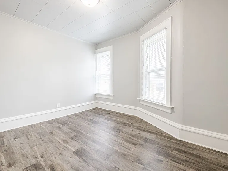 189 E Merrill Ave — Photo 10
