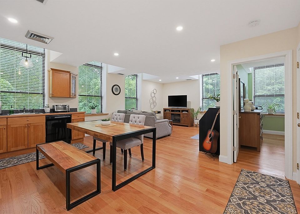 1st image of 149 Andover St APT 8