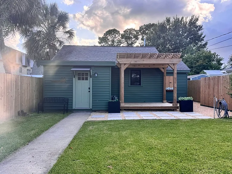 120 Gennaro Pl — Photo 2