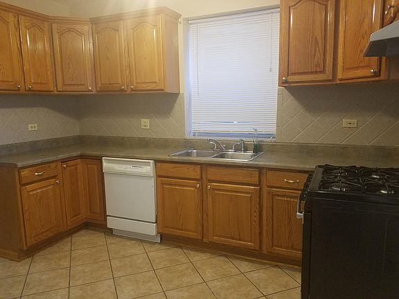 5th image of 5645 N Artesian Ave