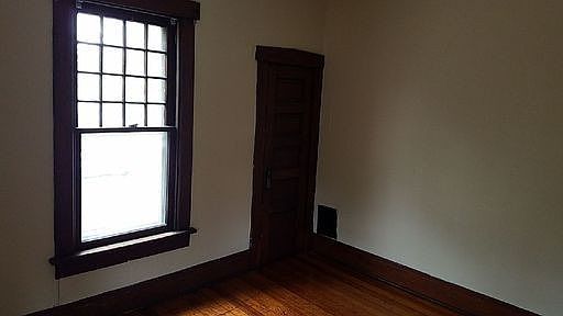 4th image of 2137 Waldeck Ave