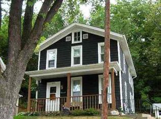 1972 Ellis St, Dubuque, IA 52001