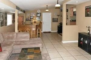 4th image of 567 Crawford Dr