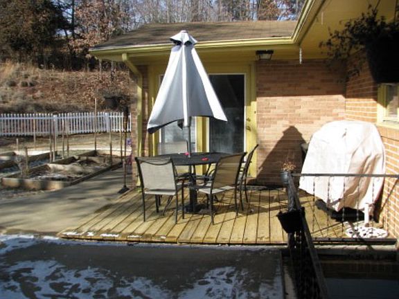 4th image of 325 Porterfield Hwy