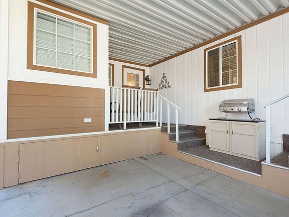 3rd image of 108 Overlook Ln
