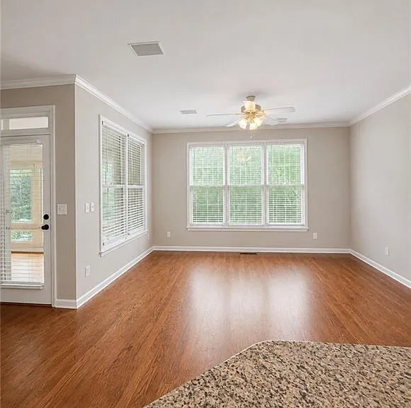 3235 Bentwood Close — Photo 13