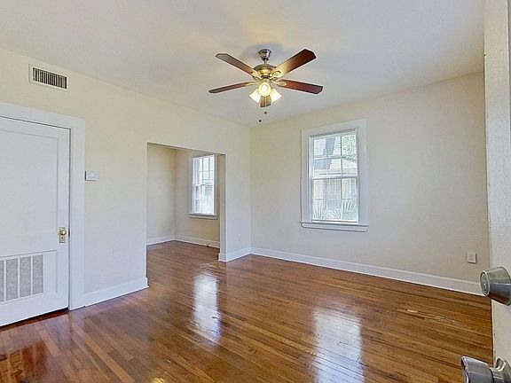 3rd image of 2752 Herschel St APT 2
