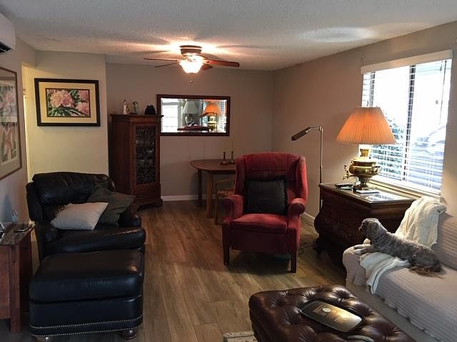 2nd image of 3902 Delmar Ave #On