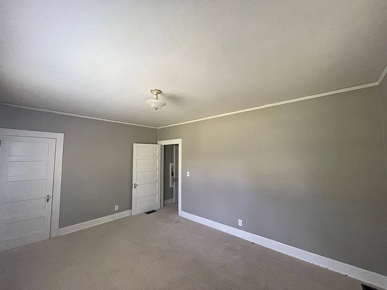 329 Country Club Rd — Photo 10