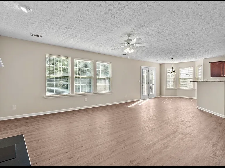 317 Franklin St — Photo 17