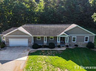 7801 Cascade Rd SE, Grand Rapids, MI 49546