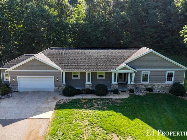 7801 Cascade Rd SE, Grand Rapids, MI 49546