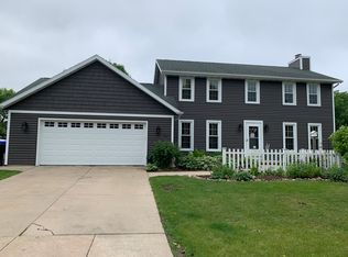 5 Strawberry Ln, Appleton, WI 54915