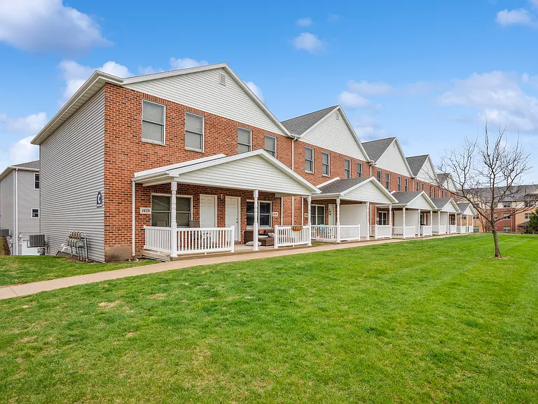 Westgate Residence Townhomes — Photo 44
