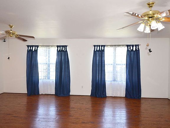 2nd image of 451 SE Rosewood Cir