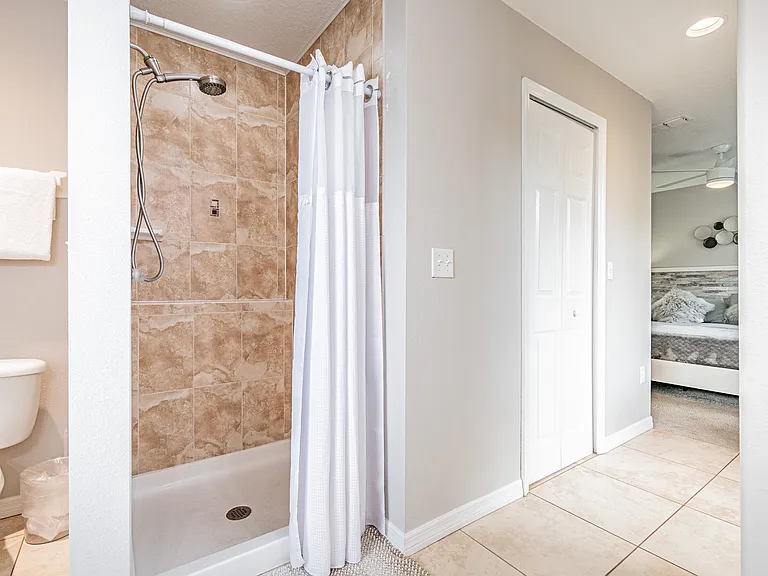 2907 W Chestnut St — Photo 29