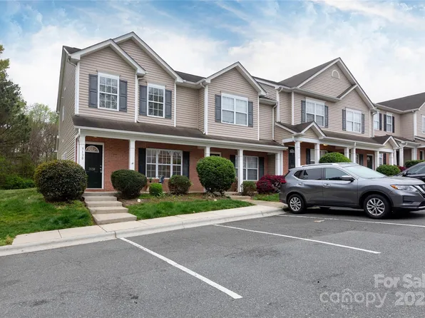 3138 Golden Dale Ln, Charlotte, NC 28262