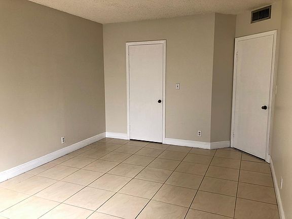 4th image of 8290 Lake Dr APT 513