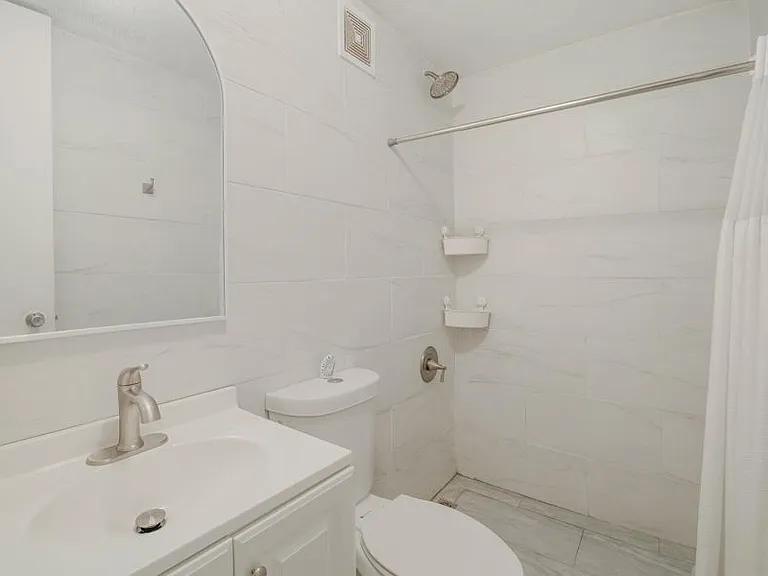 Condominio Golden Tower Apt 602 — Photo 8