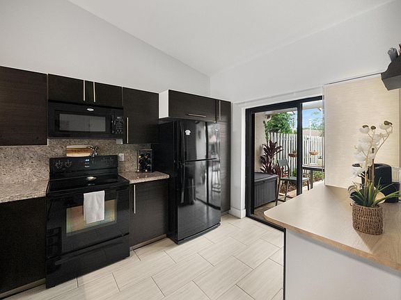 5th image of 5217 E Lakes Drive