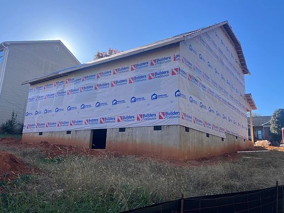 4th image of 405 Landstone Ter