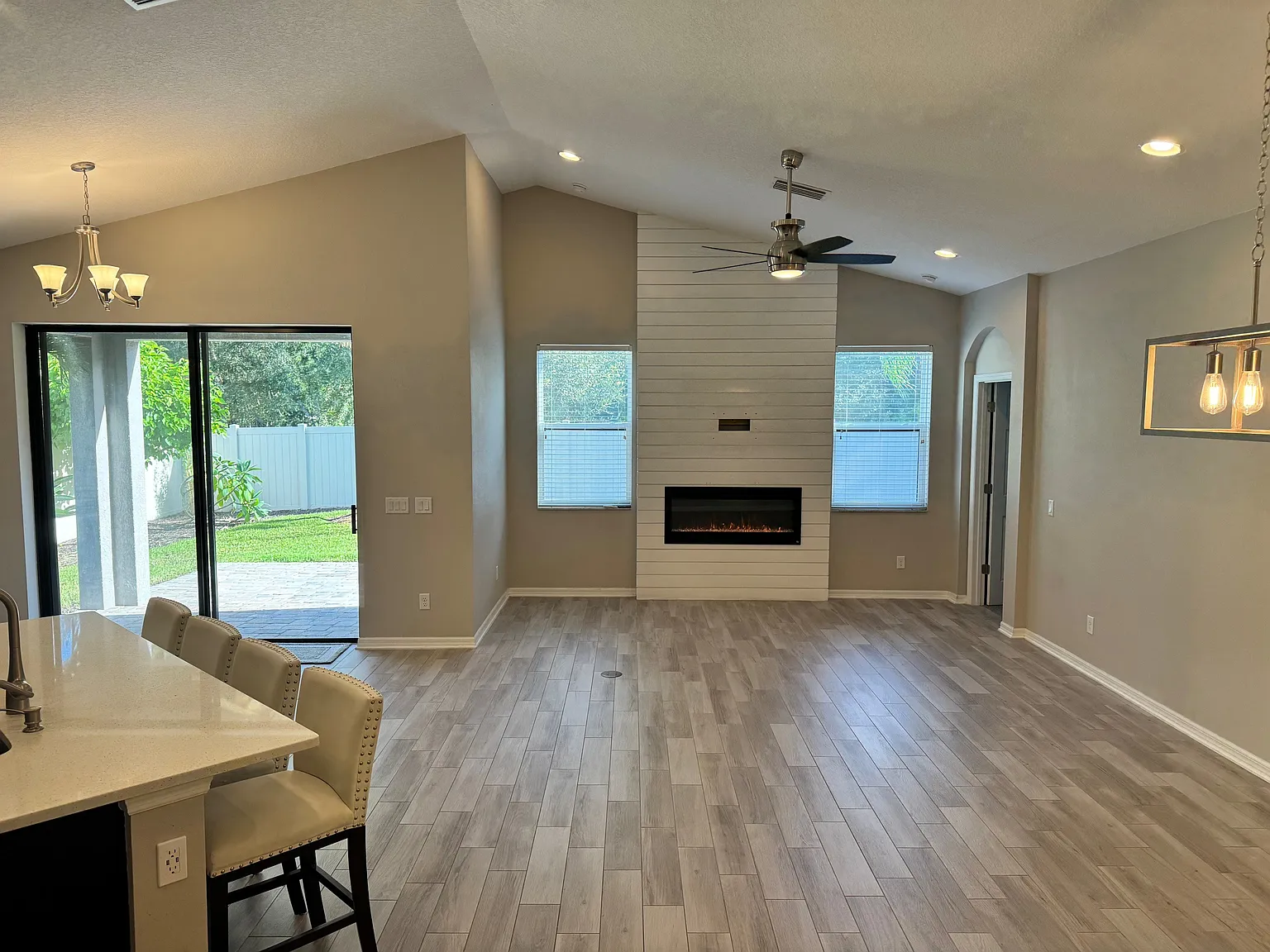 3 bed, 1732 sqft, $2,900 — Photo 4
