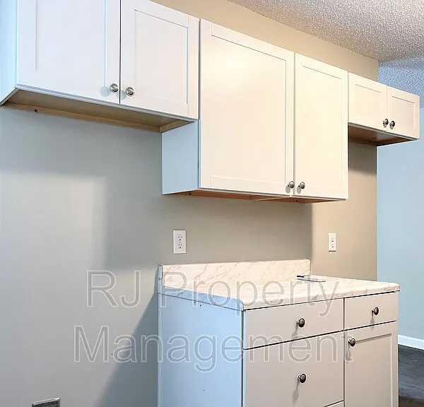 1437 Castalia St — Photo 8