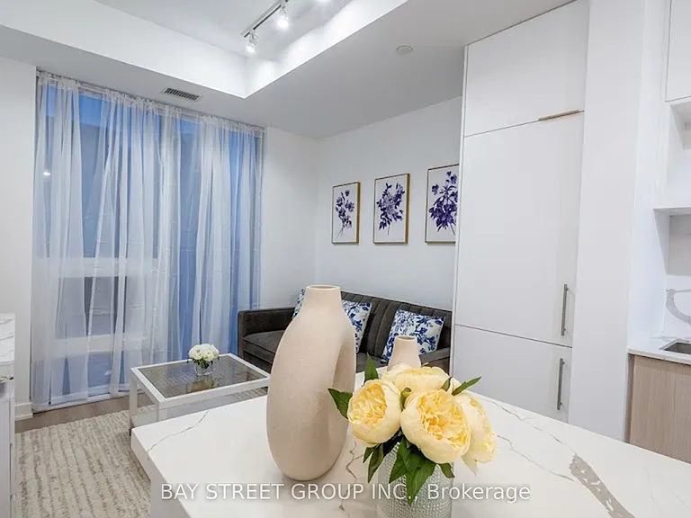 100 Queen St E #2911 — Photo 11