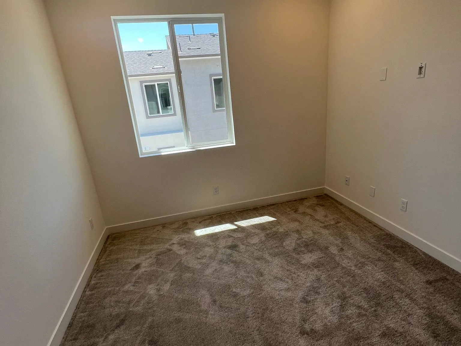 1033 Sage Ln — Photo 4