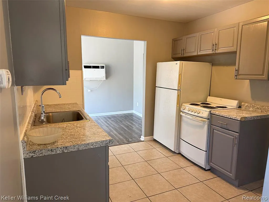 1 bed, 1.0 bath, 600 sqft, $950 — Photo 3