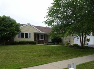 103 Elizabeth Ct, Deerfield, WI