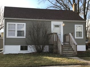 136 S 6th St, Rochelle, IL 61068