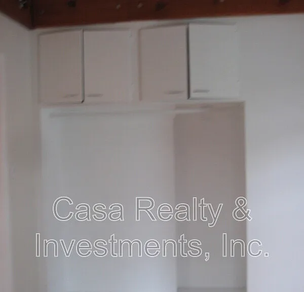 823 Broadway St — Photo 8