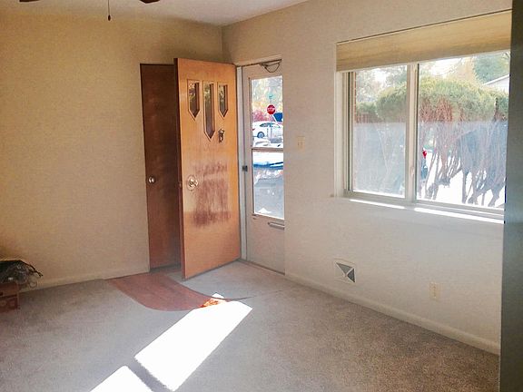 3rd image of 909 Big Horn Dr