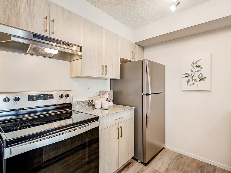 905 Evanston Dr NW — Photo 42
