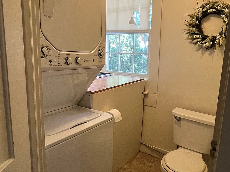 127 N Market Ave #127 — Photo 5