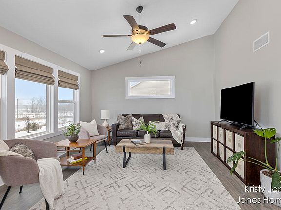 4th image of 2355 Trailside Dr