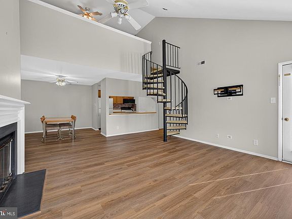 4th image of 2215 Durham Ct