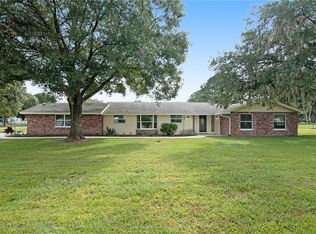 2338 Meadowbrook Dr, Lutz, FL 33558